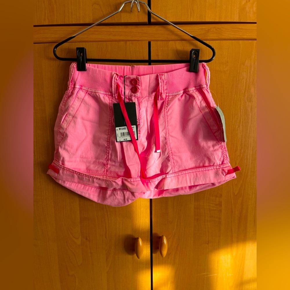 MEETING BRAND Womens/Girls Pink Shorts NWT Brand New Size Medium